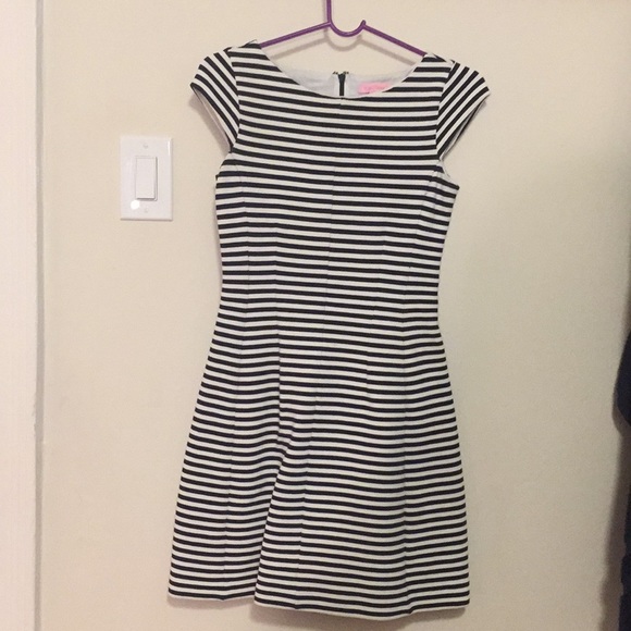 Lilly Pulitzer Navy/White Briella Dress! EUC! - Picture 2 of 5